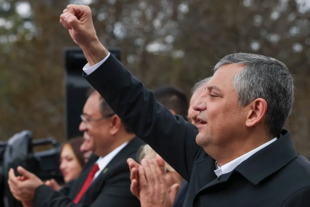 Özgür Özel: “Partiden ayrılmayacağız, baskın seçim olursa yüzde 60’la kazanırız”