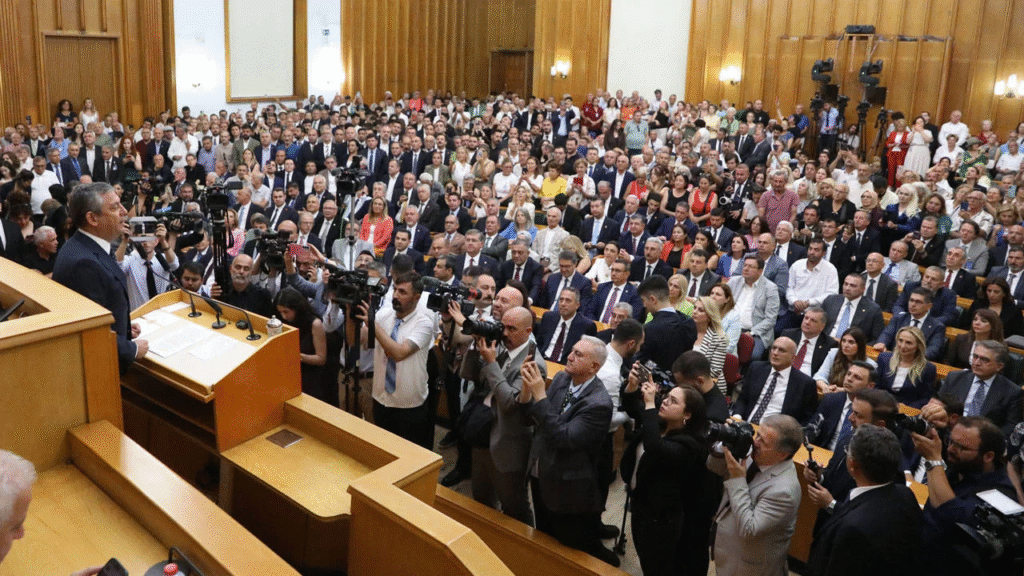 Yeni partiye geçmesi beklenen vekiller belli oldu