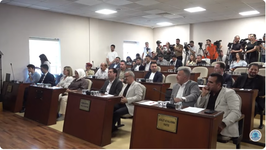 Ali Ekber Kızılkan ve “İlgili Mevzuat”: “Harikalar Diyarı’nda Bir Siyasi!”